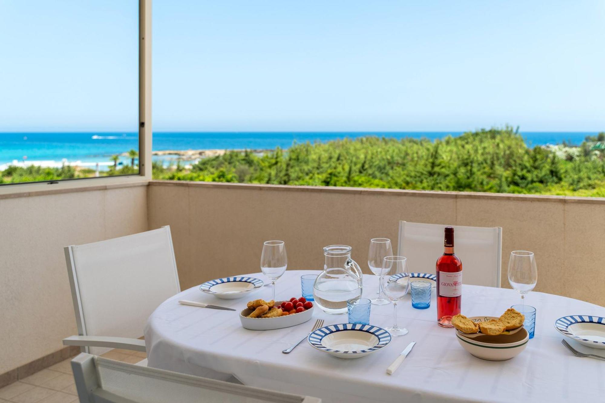 Beachfront Apartment With Amazing Sea View Balconies Otranto Kültér fotó